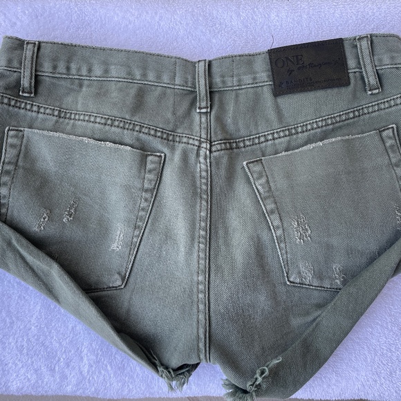 ONE TEASPOON BANDITS DENIM SHORT in SUPER KHAKI - Picture 6 of 7